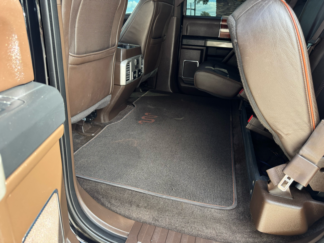 Ford F-150 King Ranch 4WD SuperCrew 5.5' Box 2017 Ford F-150 King Ranch 4WD SuperCrew 5.5' Box 2017