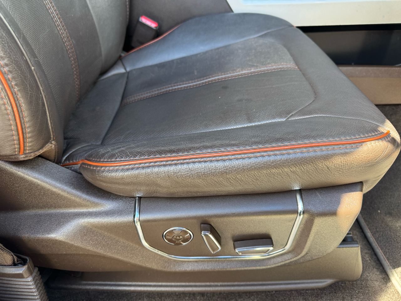 Ford F-150 King Ranch 4WD SuperCrew 5.5' Box 2017 Ford F-150 King Ranch 4WD SuperCrew 5.5' Box 2017