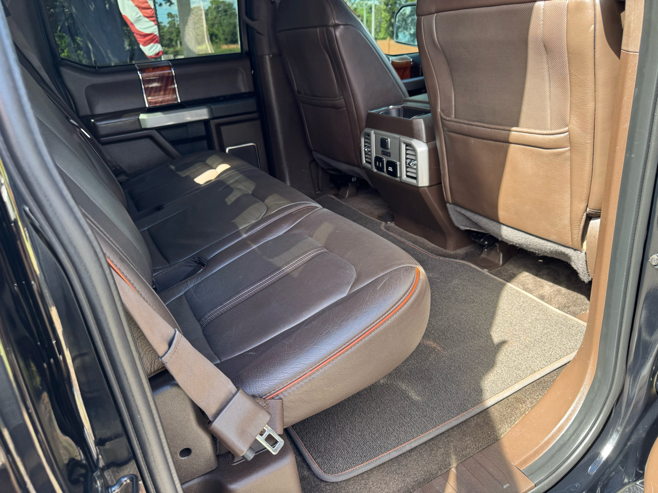 Ford F-150 King Ranch 4WD SuperCrew 5.5' Box 2017 Ford F-150 King Ranch 4WD SuperCrew 5.5' Box 2017
