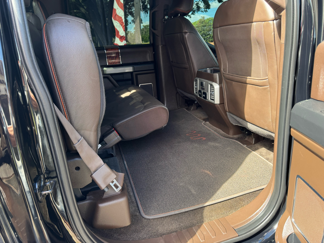 Ford F-150 King Ranch 4WD SuperCrew 5.5' Box 2017 Ford F-150 King Ranch 4WD SuperCrew 5.5' Box 2017