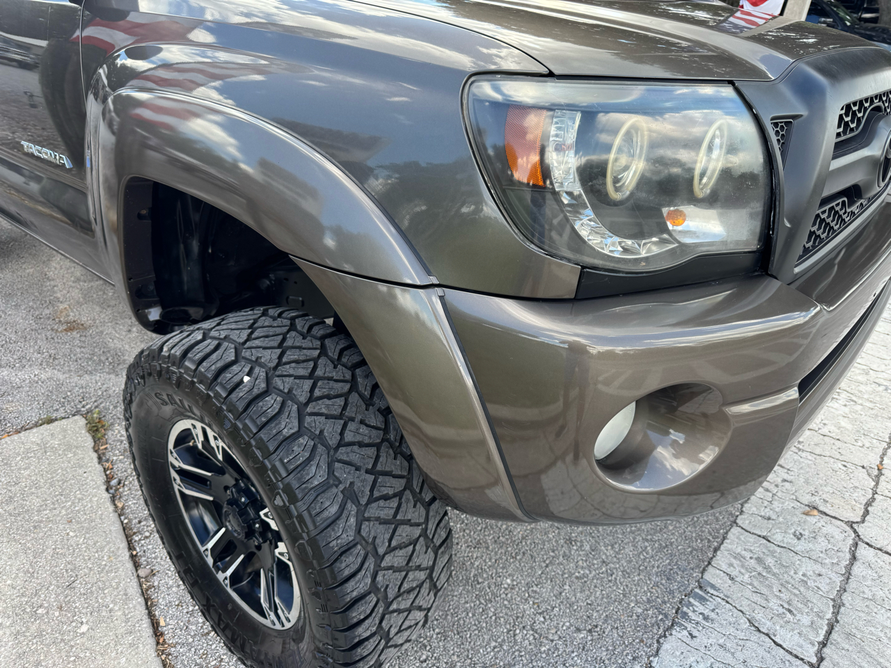 2011 Toyota Tacoma V6 PreRunner photo 5
