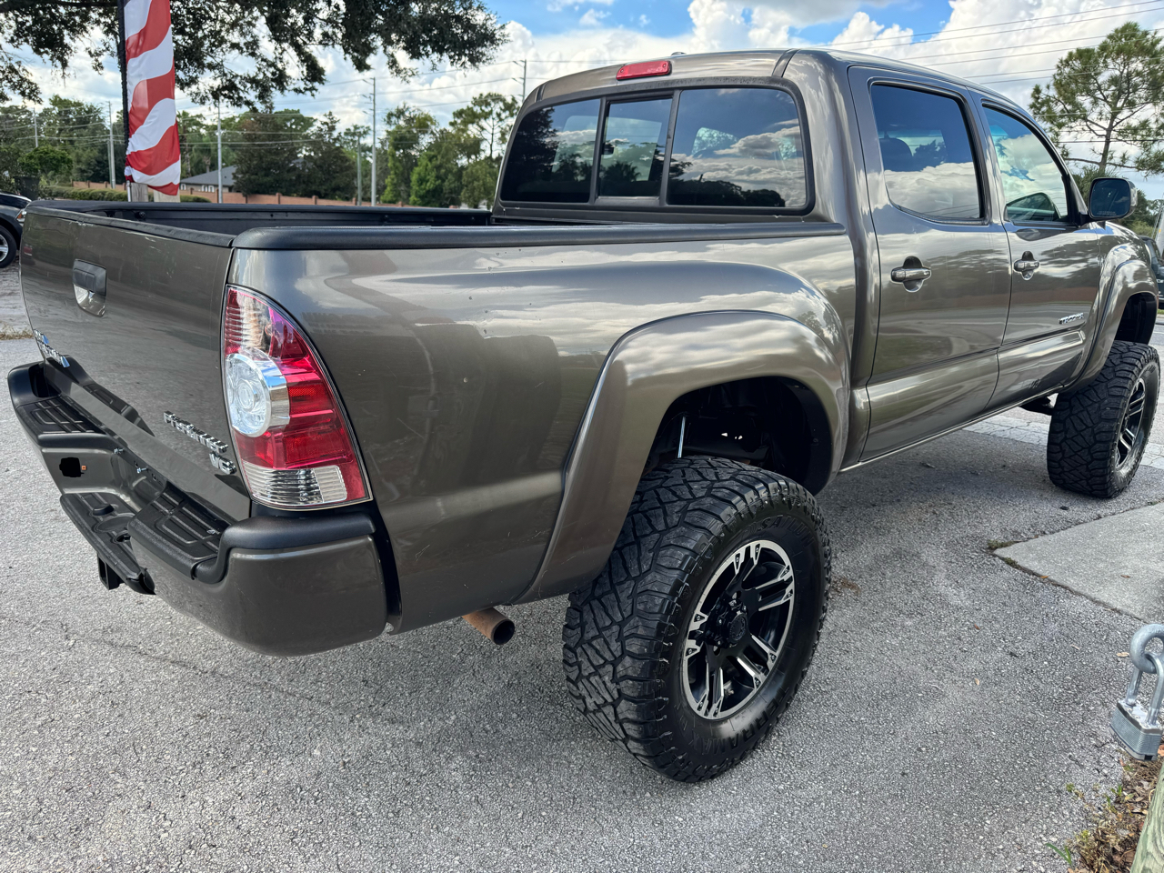 2011 Toyota Tacoma V6 PreRunner photo 4