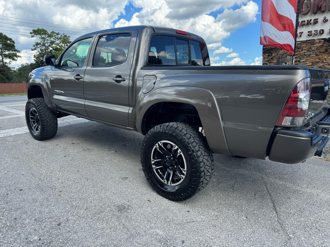 2011 Toyota Tacoma V6 PreRunner photo 3