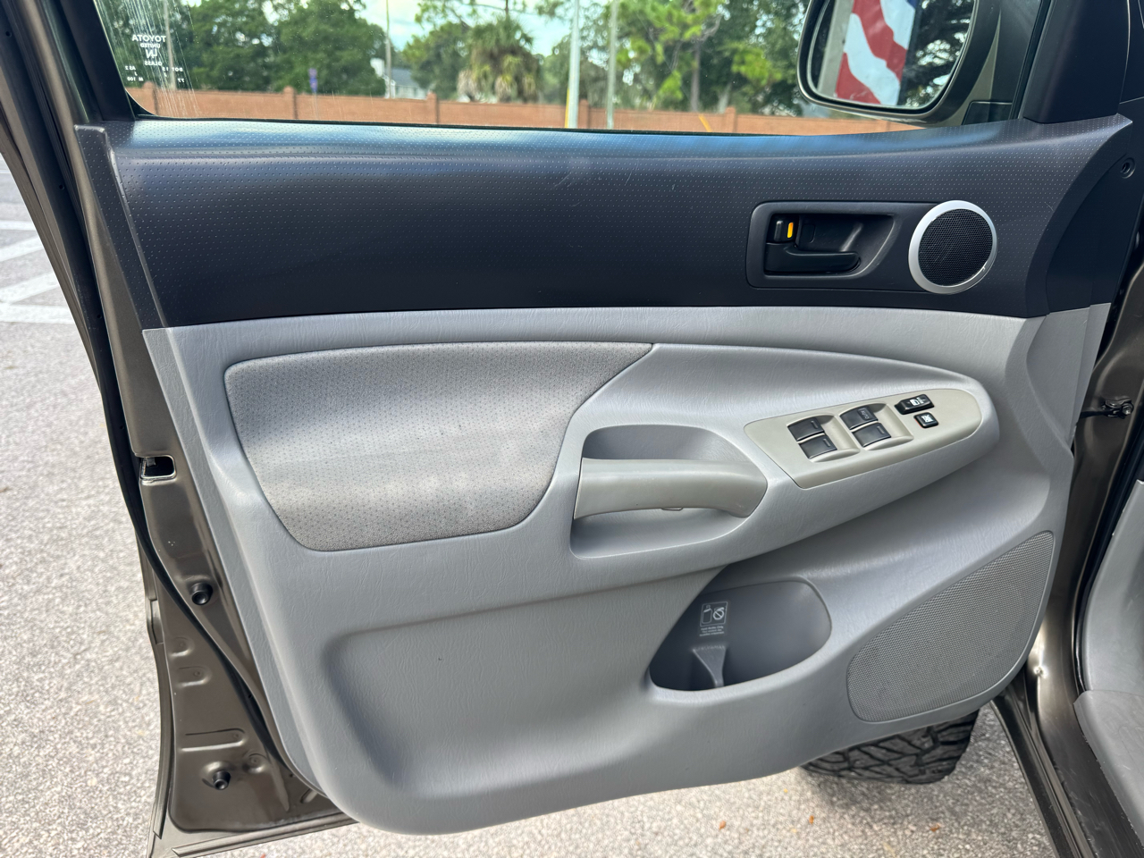 2011 Toyota Tacoma V6 PreRunner photo 18