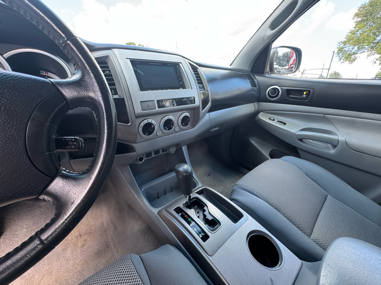 2011 Toyota Tacoma V6 PreRunner photo 10