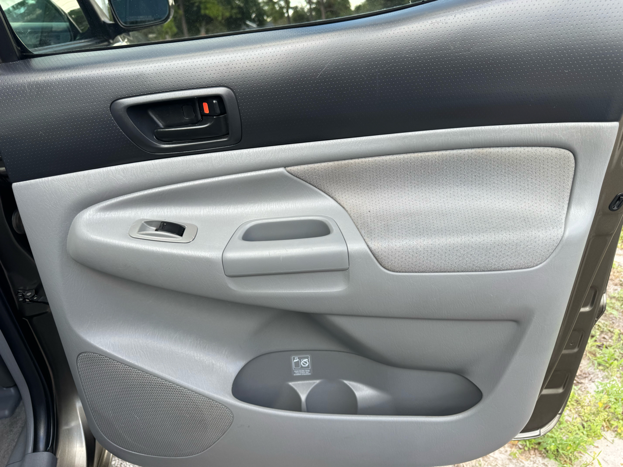2011 Toyota Tacoma V6 PreRunner photo 31