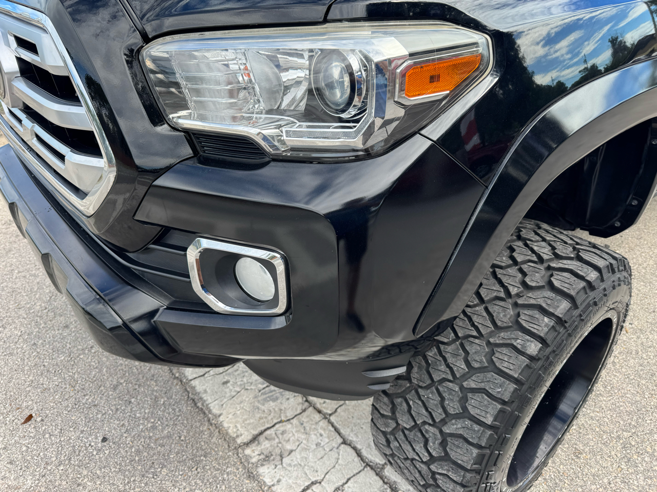 2018 Toyota Tacoma TRD Double Cab V6 4x4 photo 4