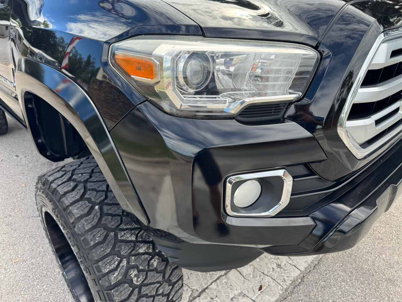2018 Toyota Tacoma TRD Double Cab V6 4x4 photo 3