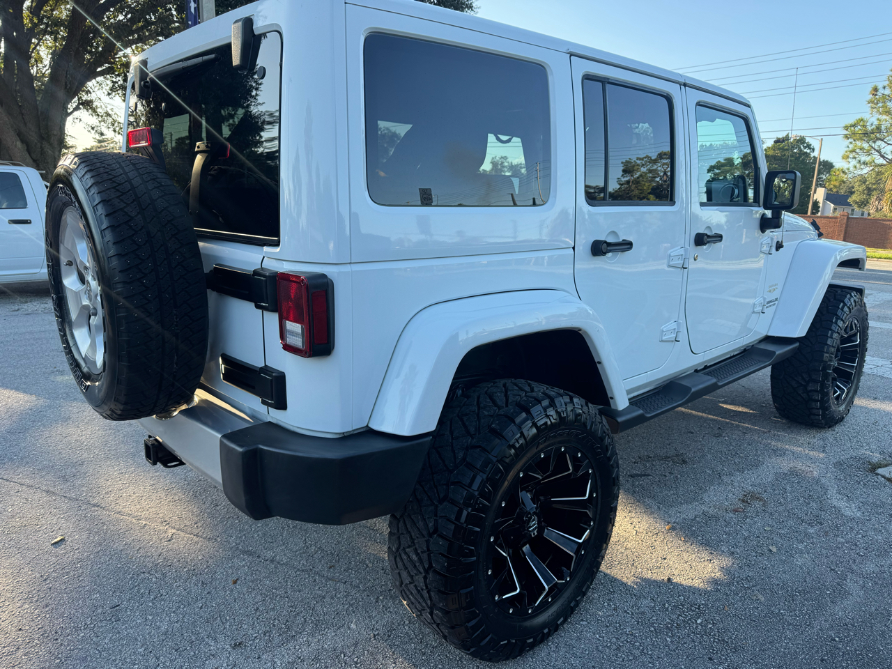 Jeep Wrangler Unlimited 4WD 4dr Sahara 2014 Jeep Wrangler Unlimited 4WD 4dr Sahara 2014