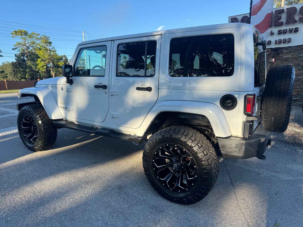 Jeep Wrangler Unlimited 4WD 4dr Sahara 2014 Jeep Wrangler Unlimited 4WD 4dr Sahara 2014