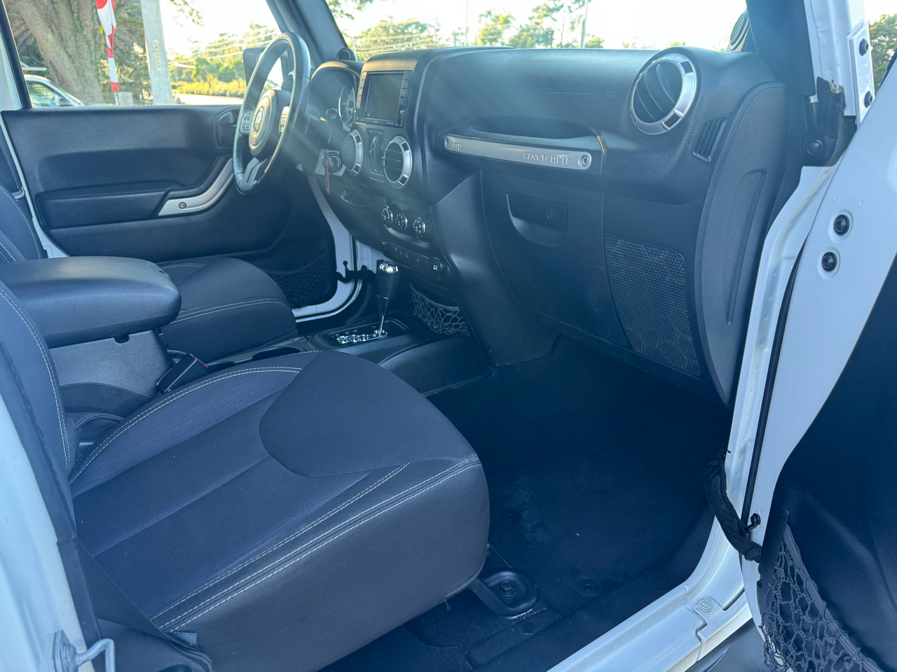 Jeep Wrangler Unlimited 4WD 4dr Sahara 2014 Jeep Wrangler Unlimited 4WD 4dr Sahara 2014