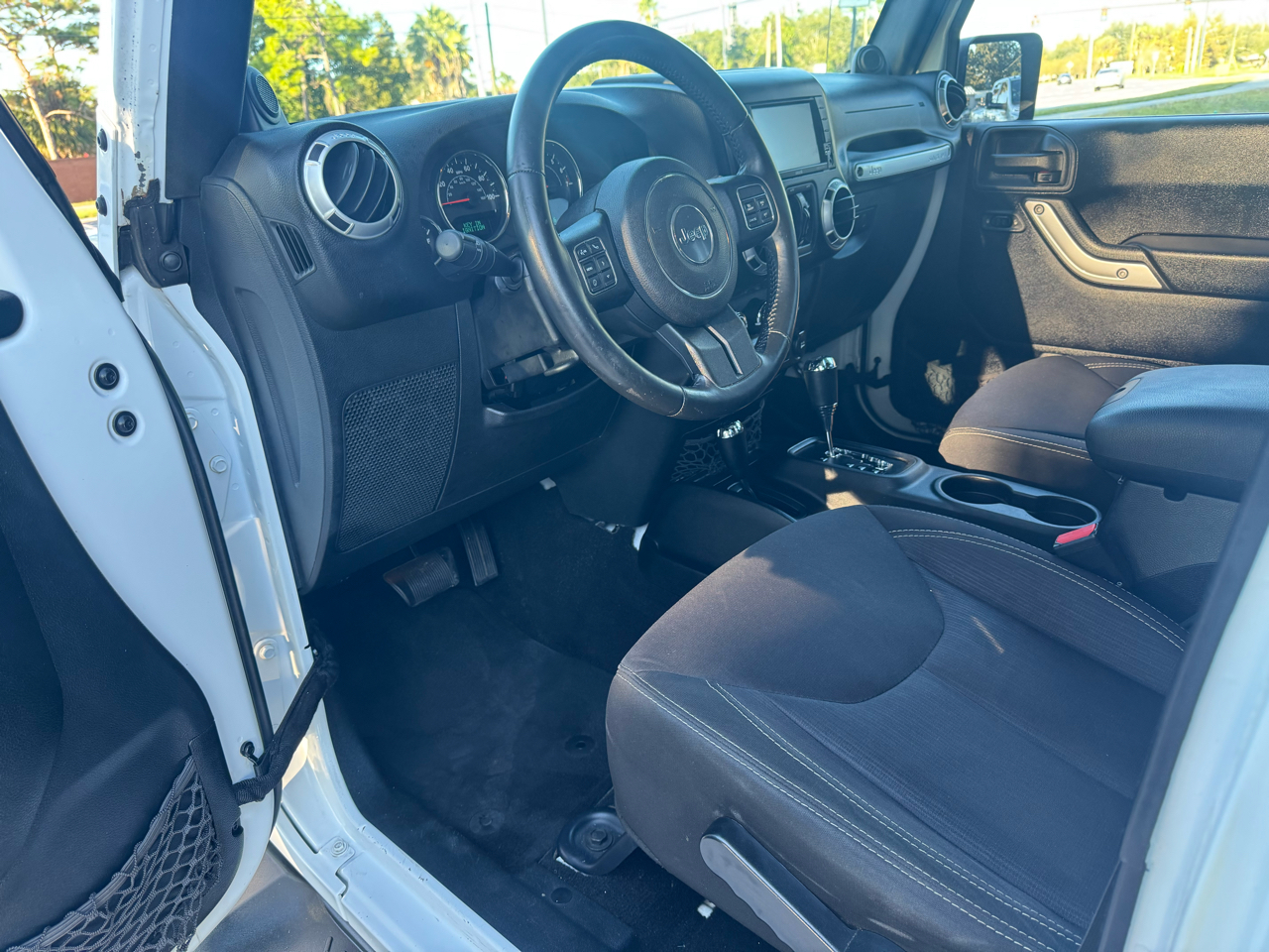 Jeep Wrangler Unlimited 4WD 4dr Sahara 2014 Jeep Wrangler Unlimited 4WD 4dr Sahara 2014