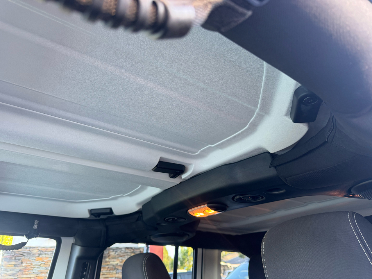 Jeep Wrangler Unlimited 4WD 4dr Sahara 2014 Jeep Wrangler Unlimited 4WD 4dr Sahara 2014