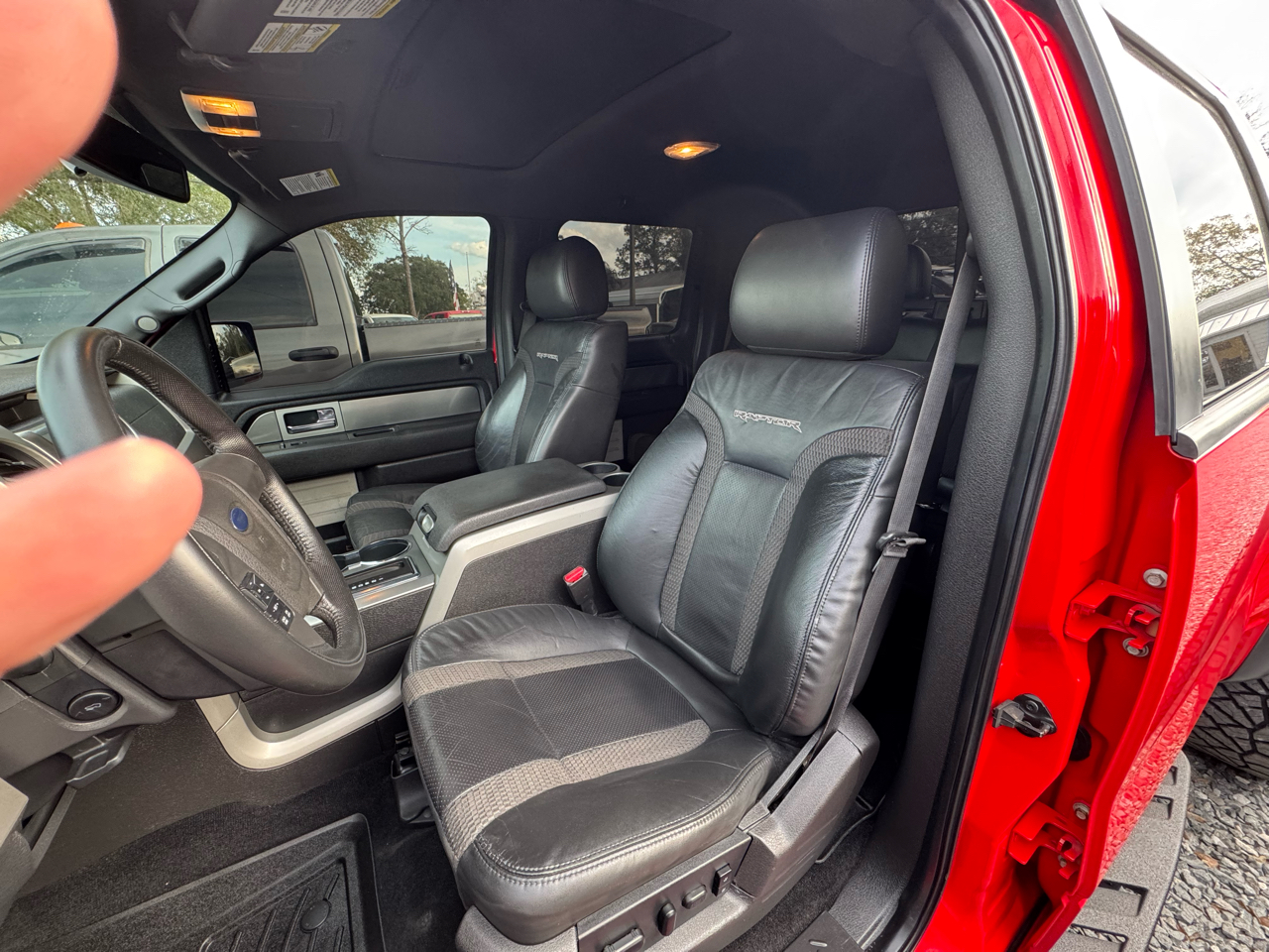 Ford F-150 4WD SuperCrew 145" SVT Raptor 2012