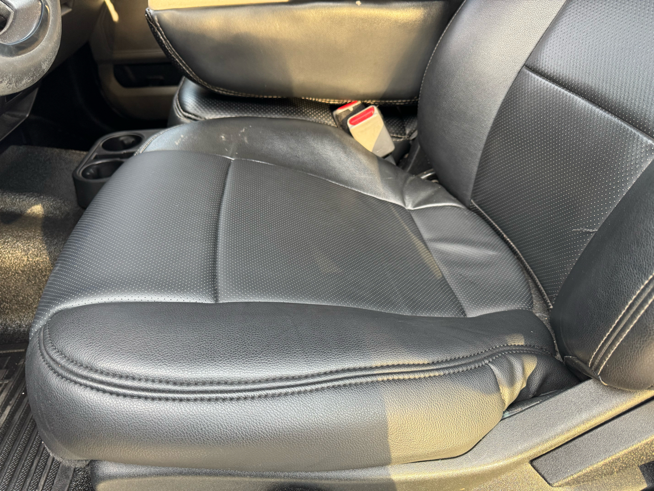 Ford Super Duty F-450 DRW XLT 4WD Crew Cab 8' Box 2017