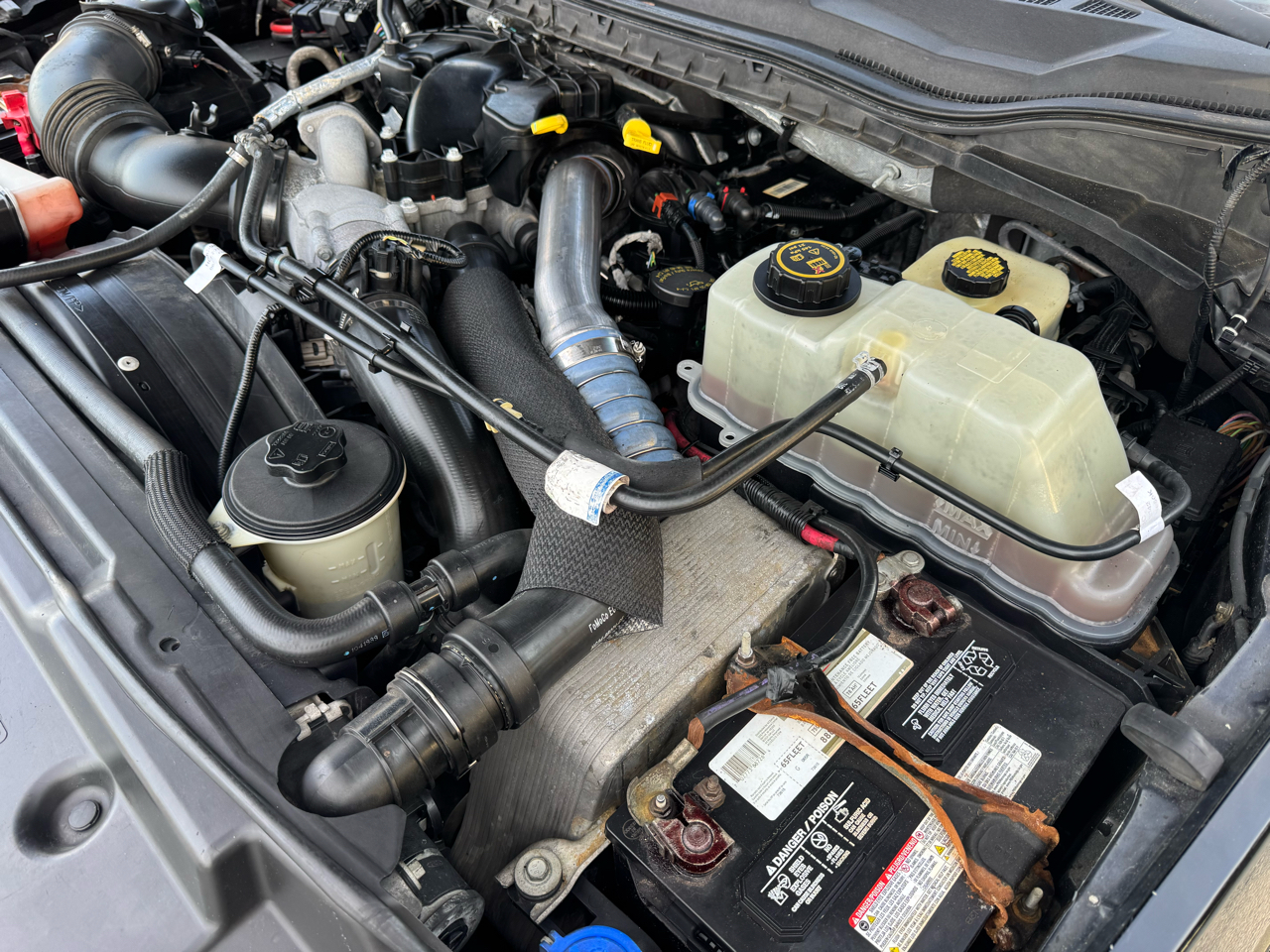 Ford Super Duty F-450 DRW XLT 4WD Crew Cab 8' Box 2017