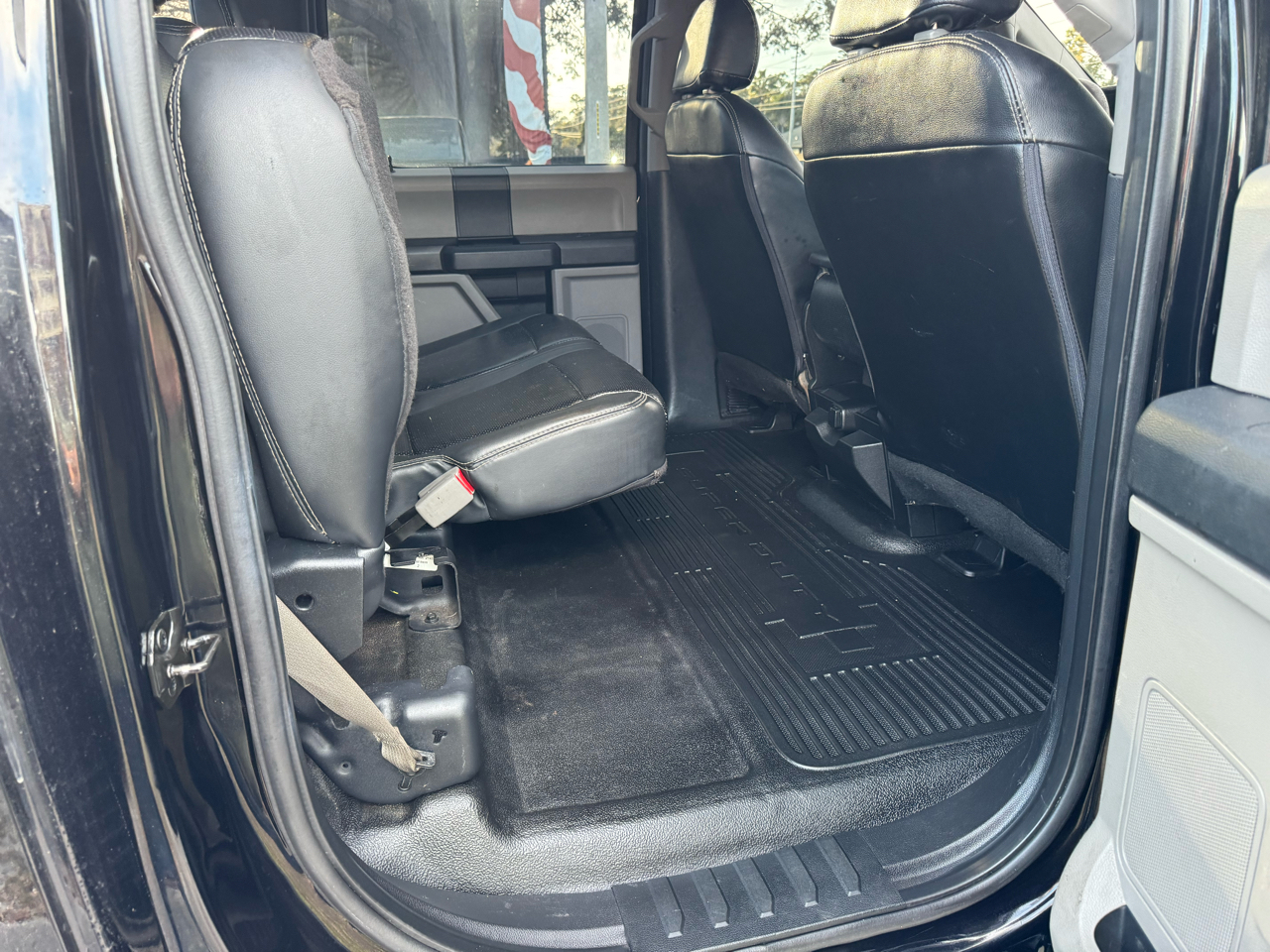 Ford Super Duty F-450 DRW XLT 4WD Crew Cab 8' Box 2017