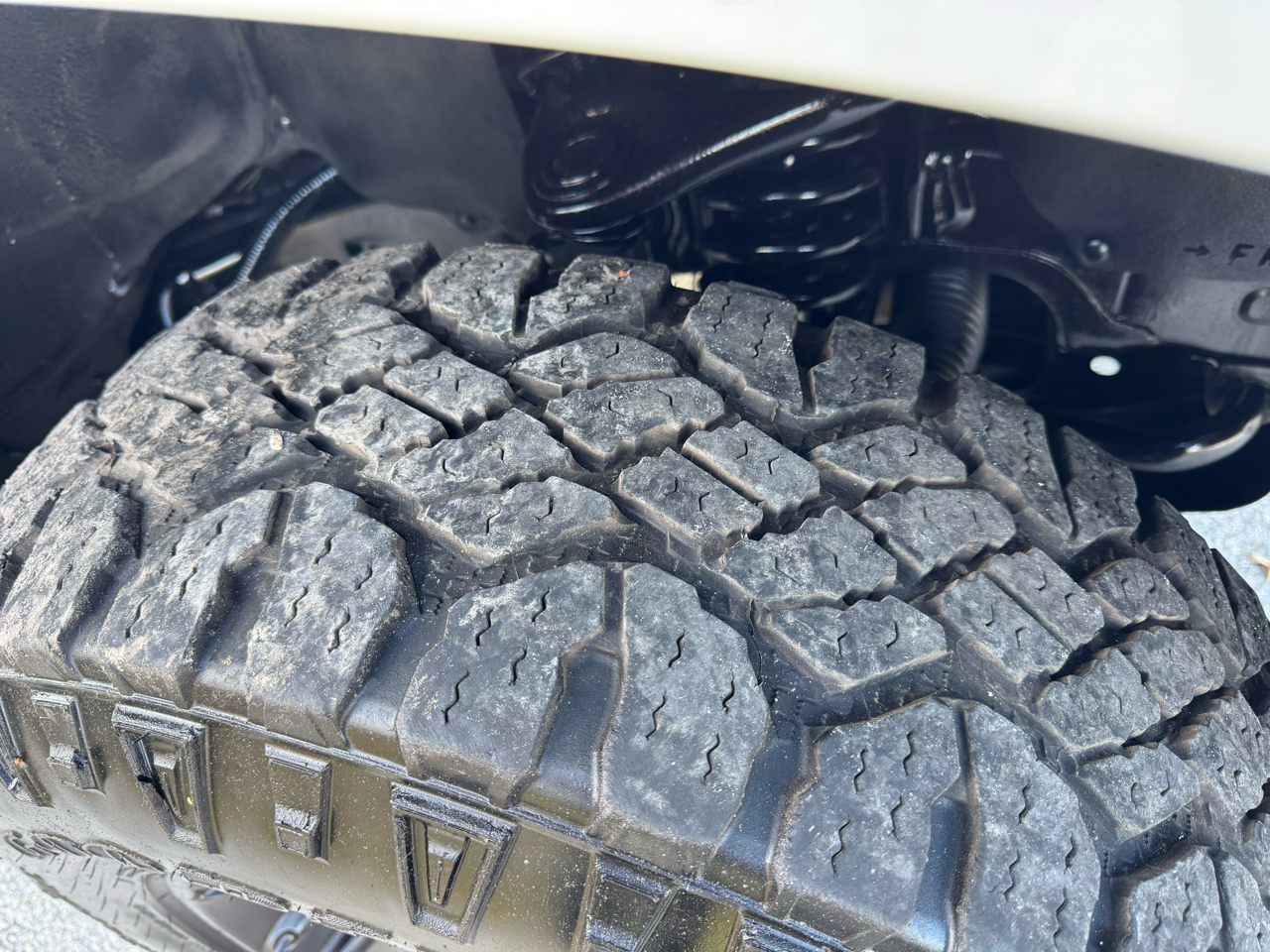 Toyota Tundra 4WD Truck Double Cab 5.7L FFV V8 6-Spd AT TRD Pro (Natl) 2016