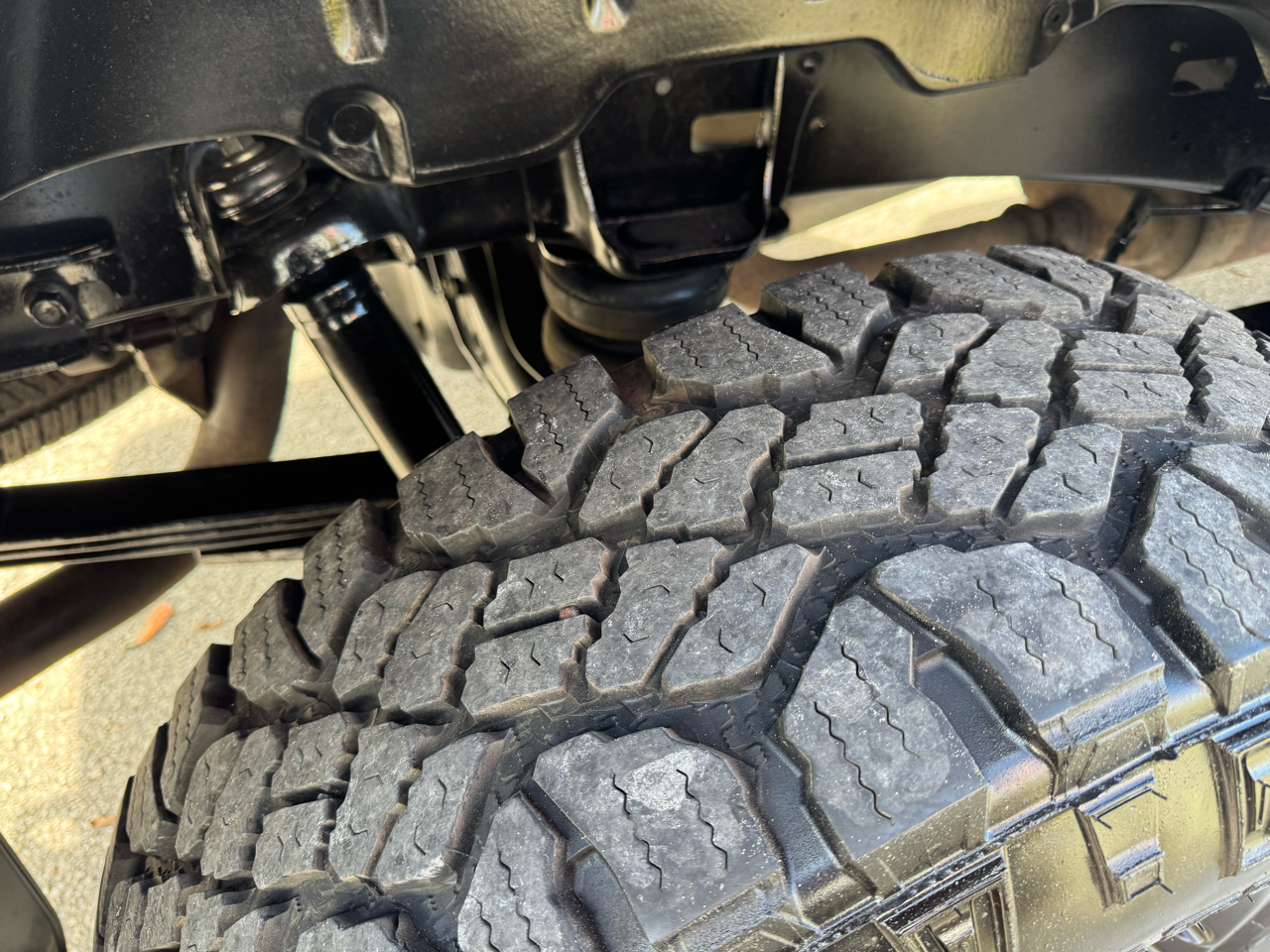 Toyota Tundra 4WD Truck Double Cab 5.7L FFV V8 6-Spd AT TRD Pro (Natl) 2016