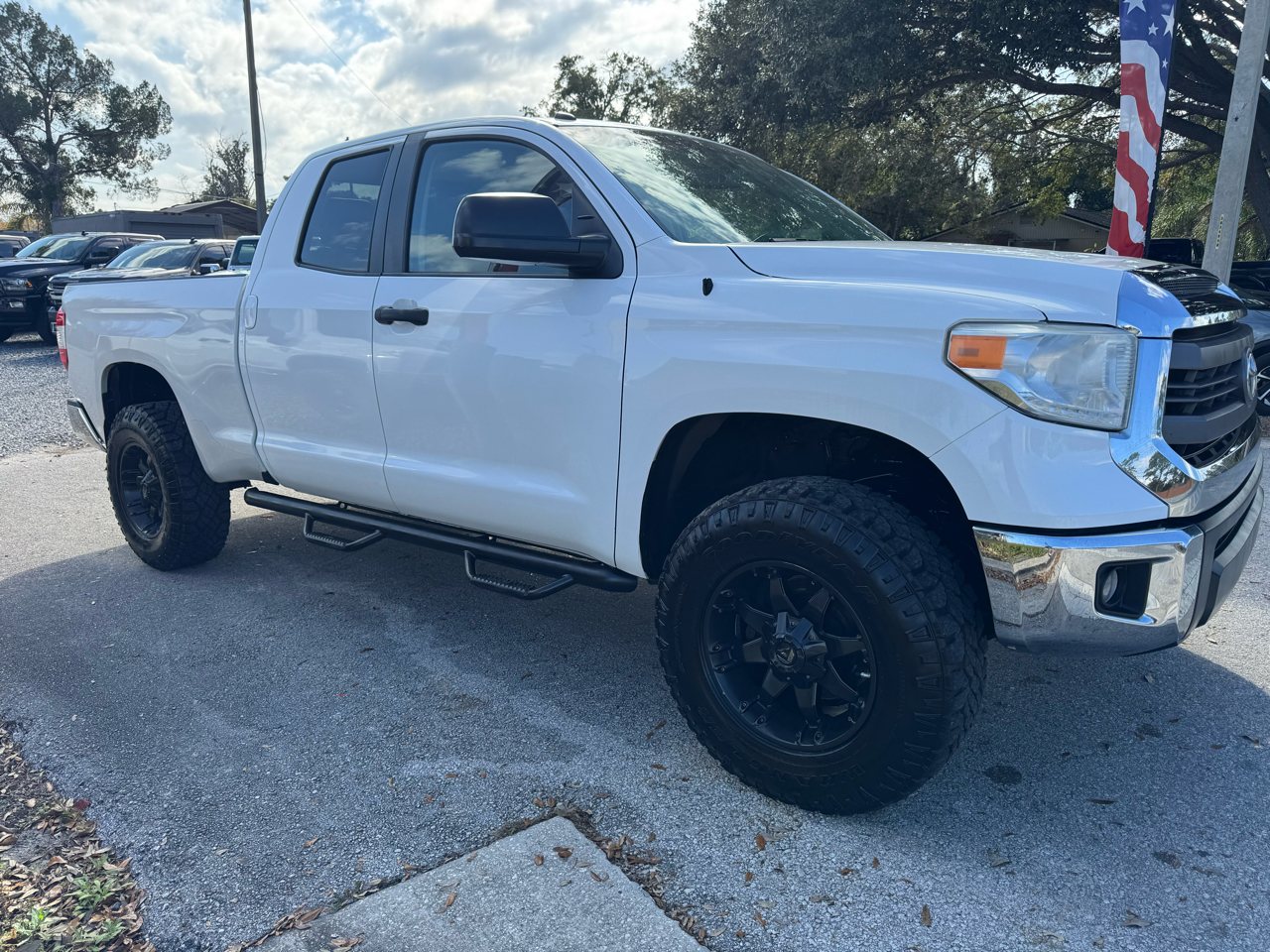 Toyota Tundra 4WD Truck Double Cab 5.7L FFV V8 6-Spd AT TRD Pro (Natl) 2016