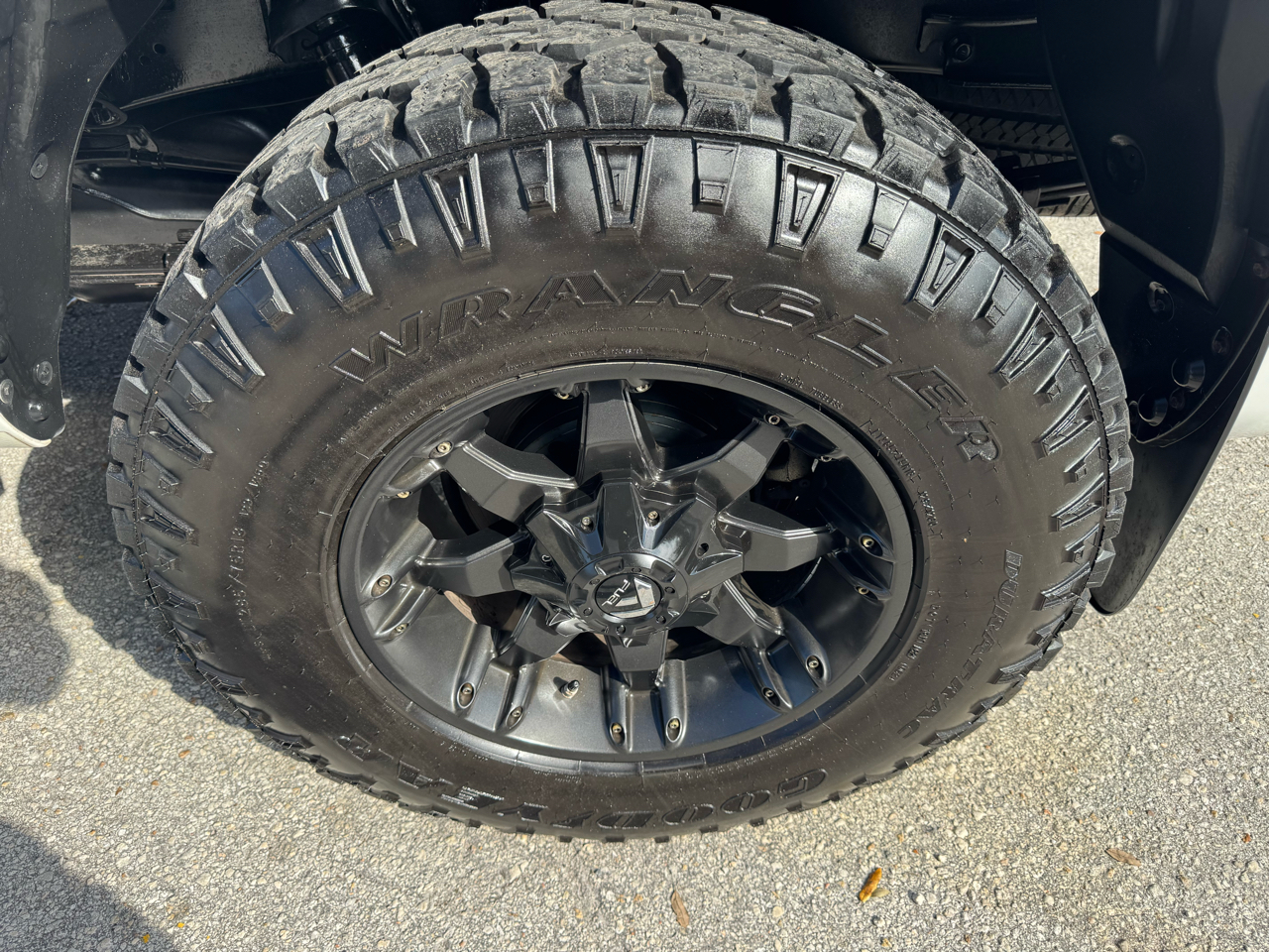 Toyota Tundra 4WD Truck Double Cab 5.7L FFV V8 6-Spd AT TRD Pro (Natl) 2016