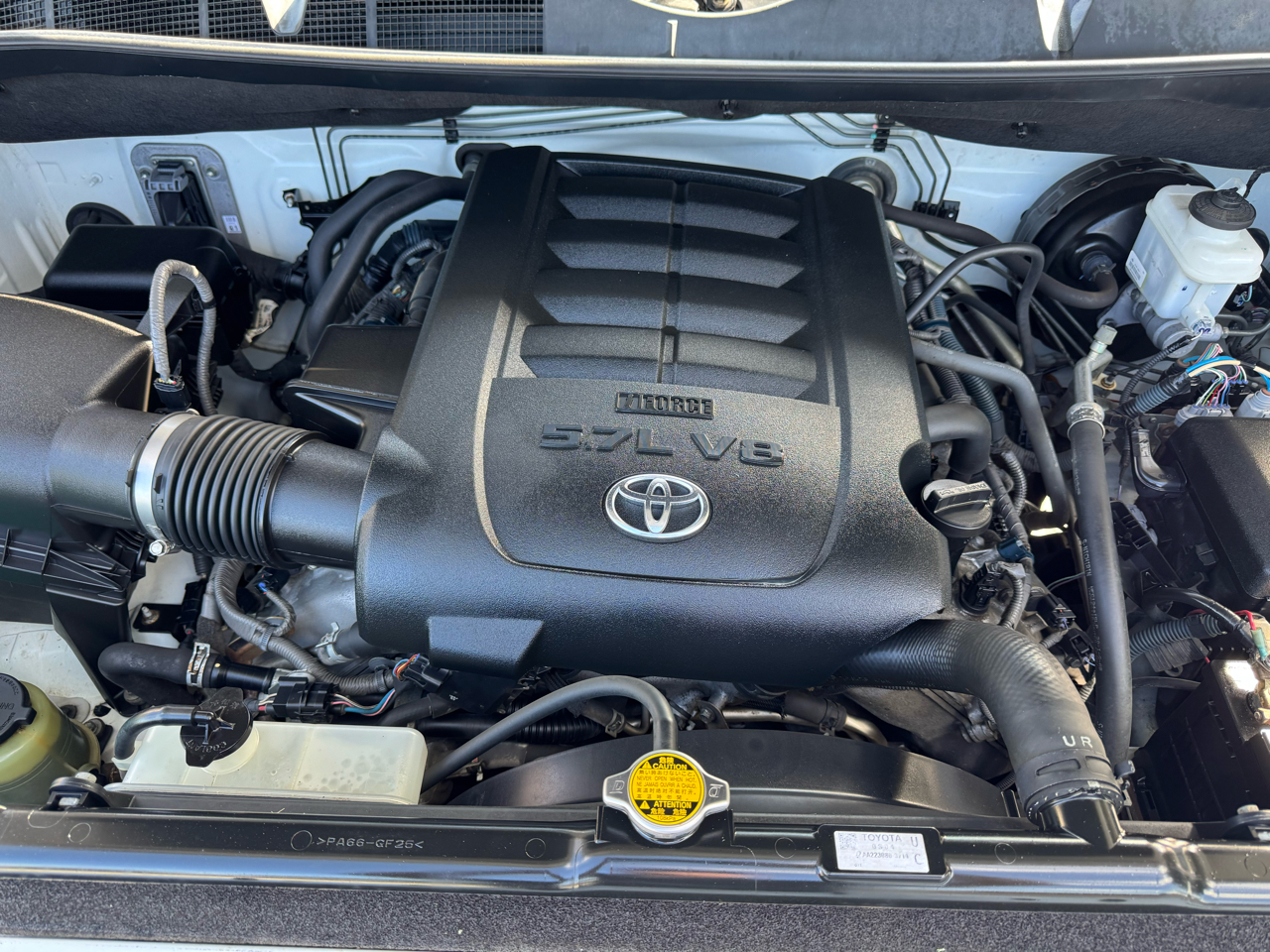 Toyota Tundra 4WD Truck Double Cab 5.7L FFV V8 6-Spd AT TRD Pro (Natl) 2016
