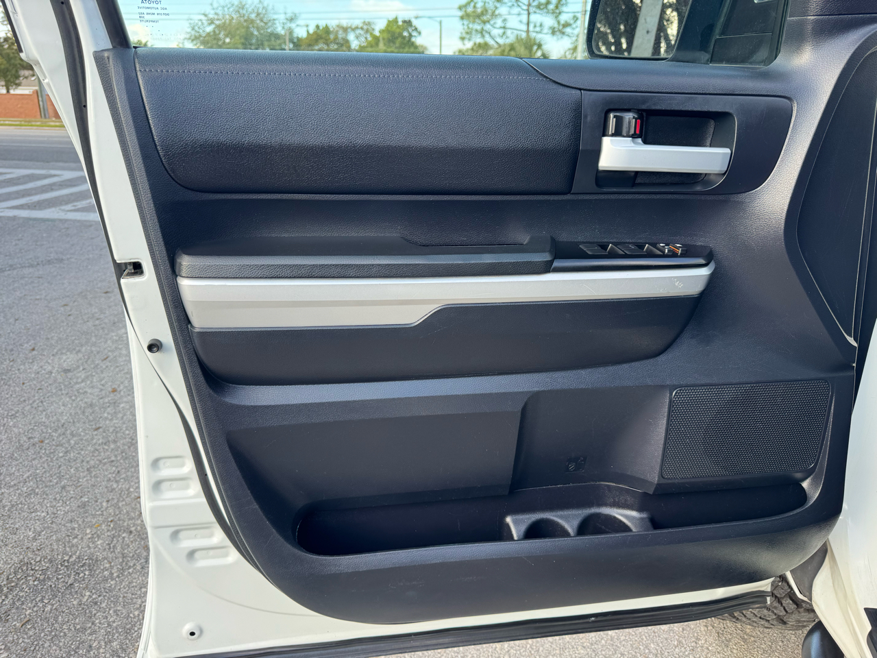 Toyota Tundra 4WD Truck Double Cab 5.7L FFV V8 6-Spd AT TRD Pro (Natl) 2016