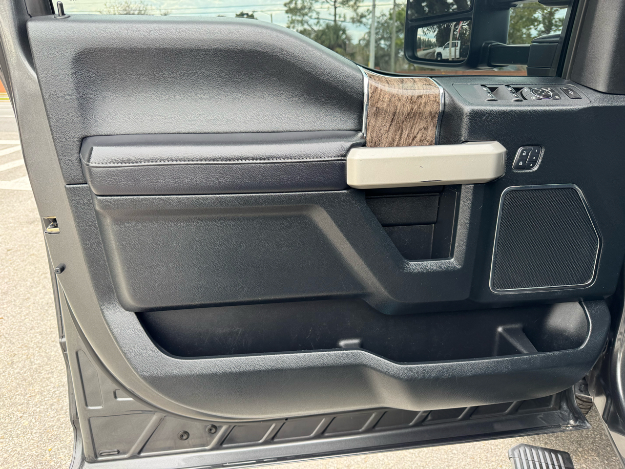 Ford Super Duty F-250 SRW Lariat 4WD Crew Cab 6.75' Box 2018