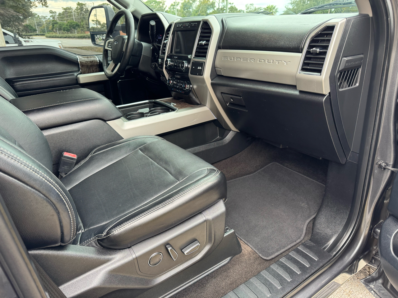 Ford Super Duty F-250 SRW Lariat 4WD Crew Cab 6.75' Box 2018