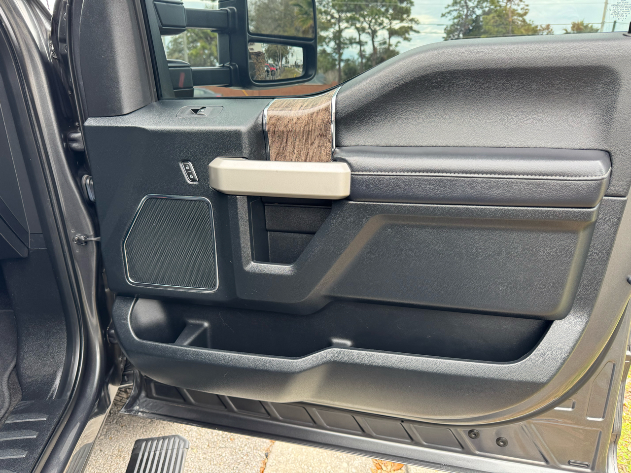 Ford Super Duty F-250 SRW Lariat 4WD Crew Cab 6.75' Box 2018