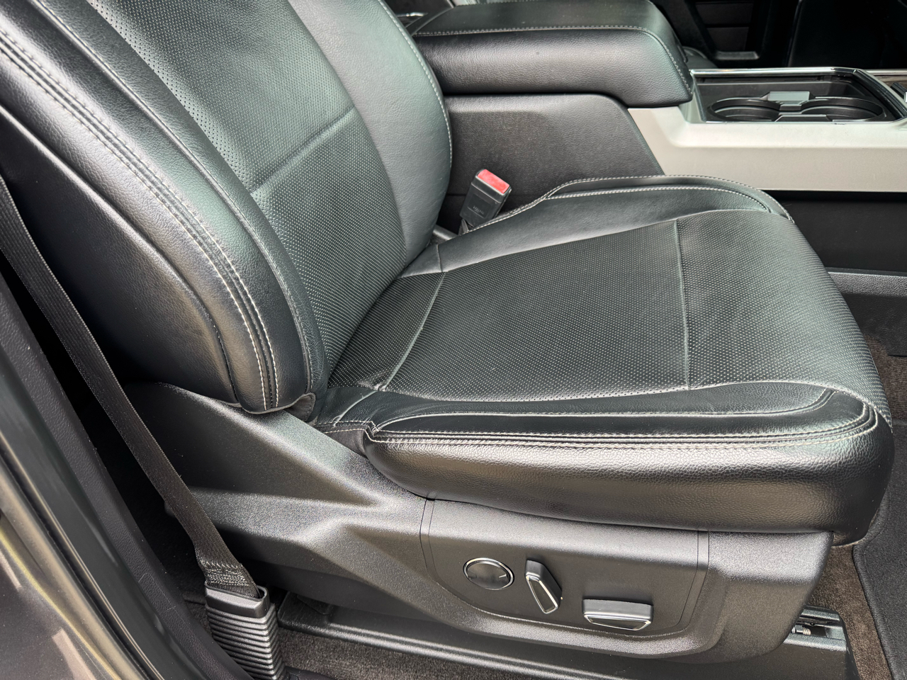 Ford Super Duty F-250 SRW Lariat 4WD Crew Cab 6.75' Box 2018