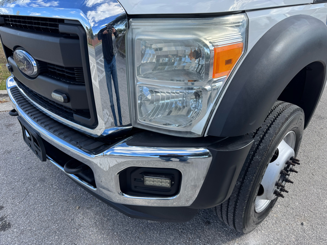 Ford Super Duty F-550 DRW 4WD Crew Cab 176" WB 60" CA XL 2015