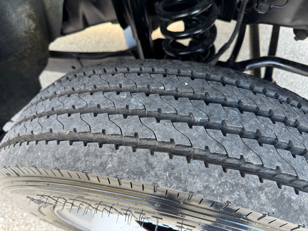 Ford Super Duty F-550 DRW 4WD Crew Cab 176" WB 60" CA XL 2015