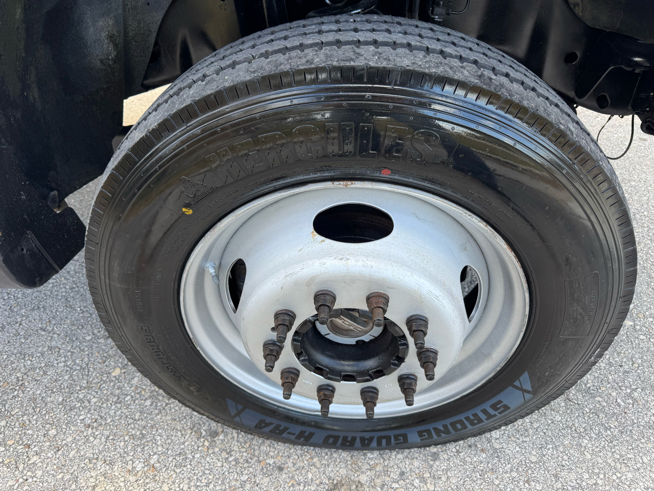 Ford Super Duty F-550 DRW 4WD Crew Cab 176" WB 60" CA XL 2015