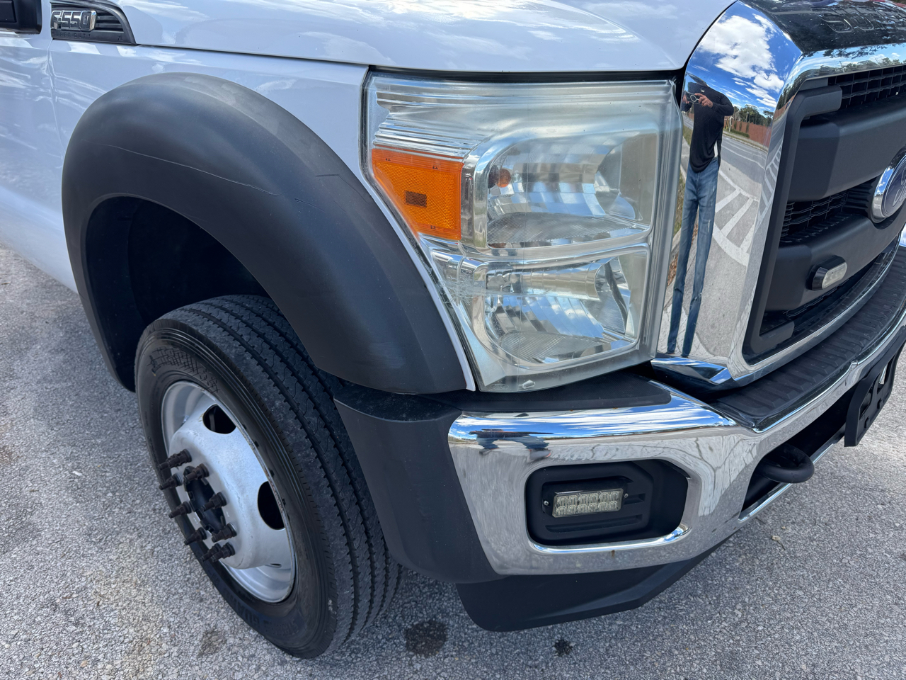 Ford Super Duty F-550 DRW 4WD Crew Cab 176" WB 60" CA XL 2015