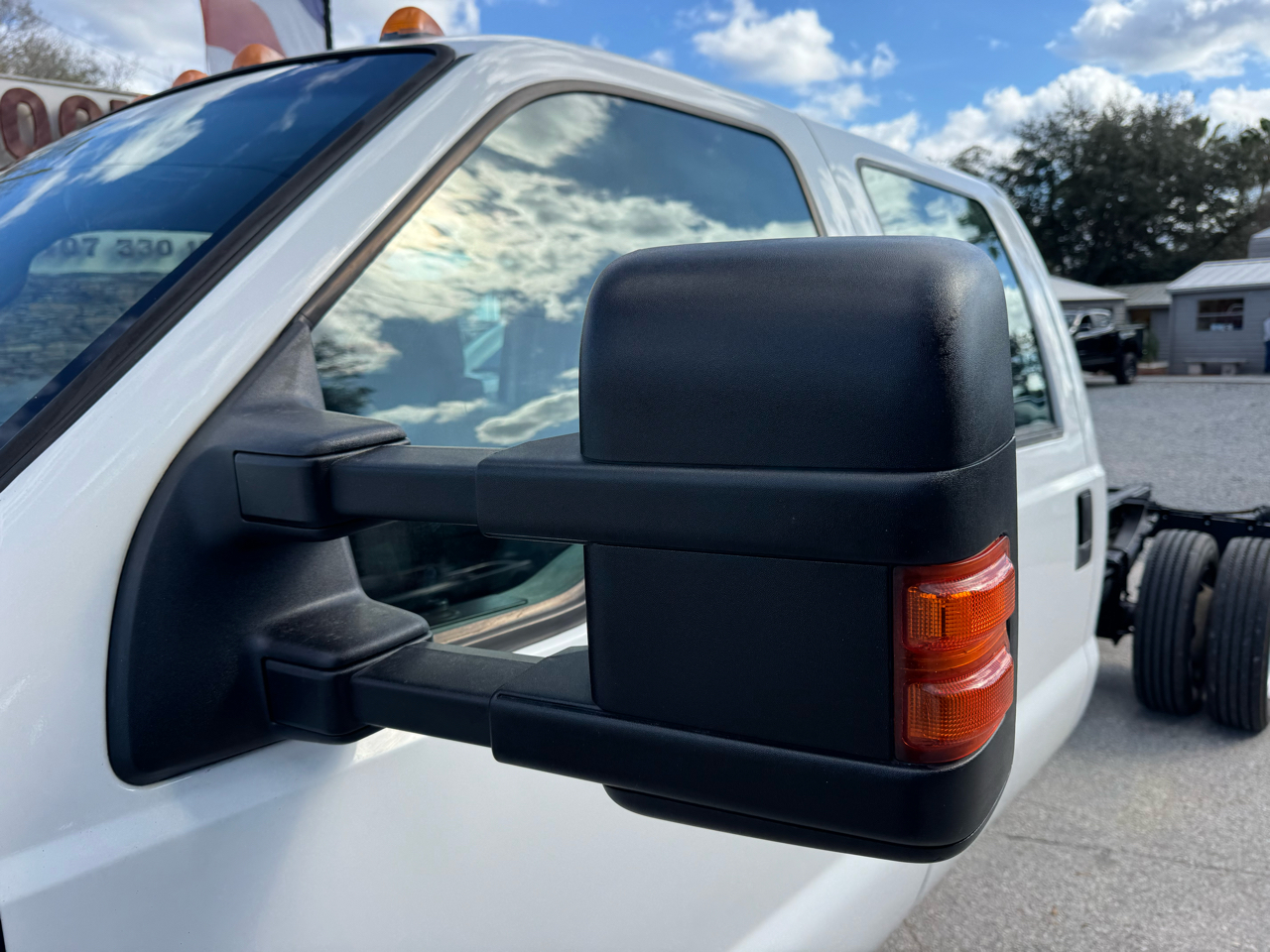 Ford Super Duty F-550 DRW 4WD Crew Cab 176" WB 60" CA XL 2015