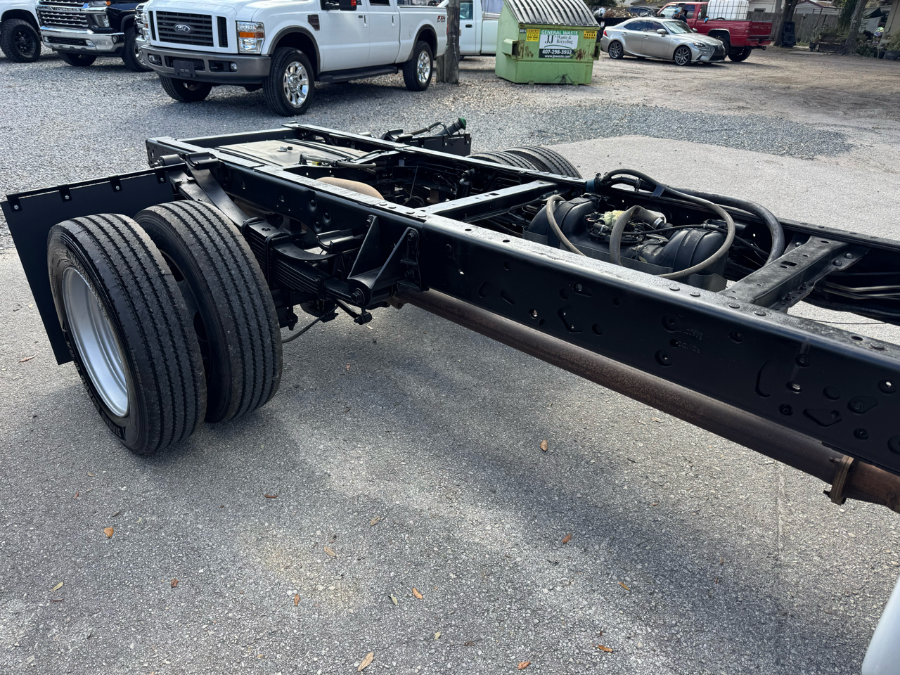 Ford Super Duty F-550 DRW 4WD Crew Cab 176" WB 60" CA XL 2015