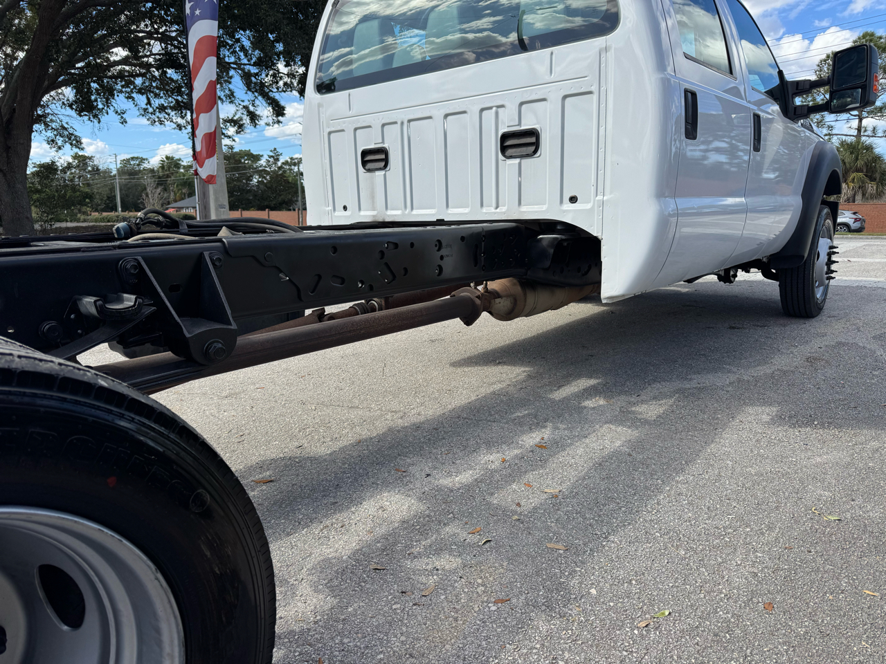 Ford Super Duty F-550 DRW 4WD Crew Cab 176" WB 60" CA XL 2015