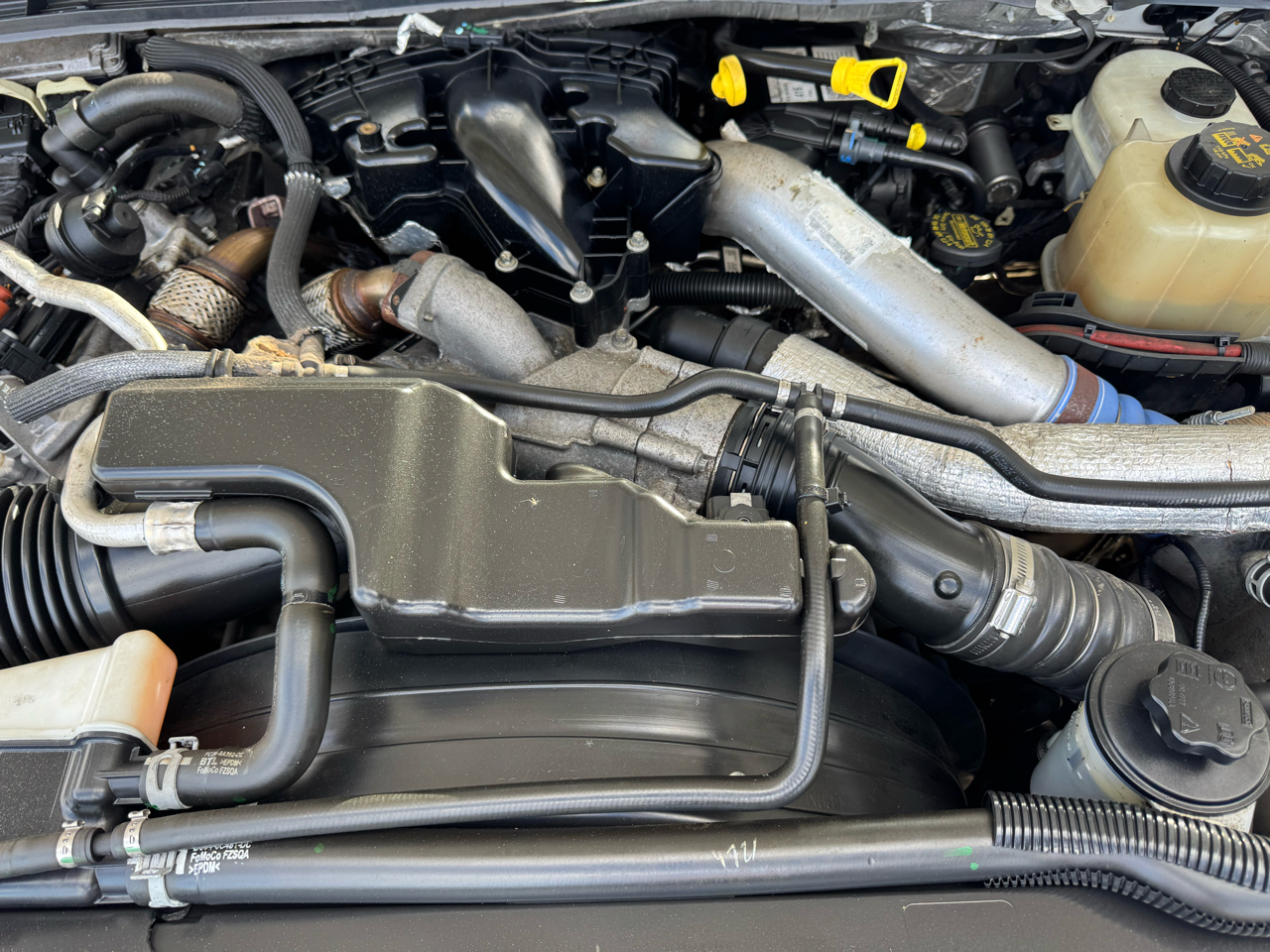 Ford Super Duty F-550 DRW 4WD Crew Cab 176" WB 60" CA XL 2015