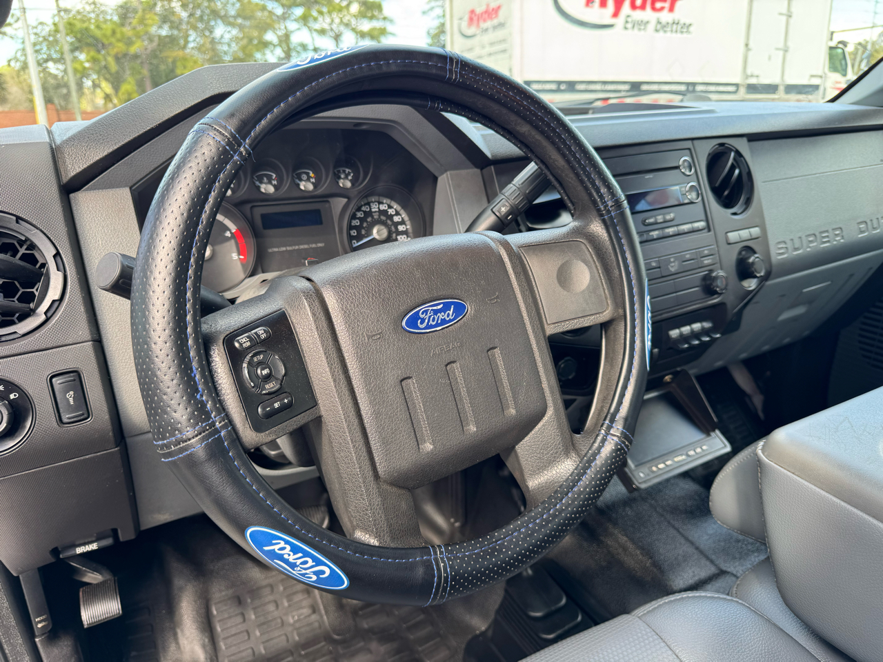 Ford Super Duty F-550 DRW 4WD Crew Cab 176" WB 60" CA XL 2015