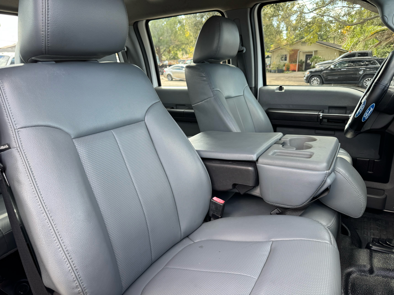 Ford Super Duty F-550 DRW 4WD Crew Cab 176" WB 60" CA XL 2015