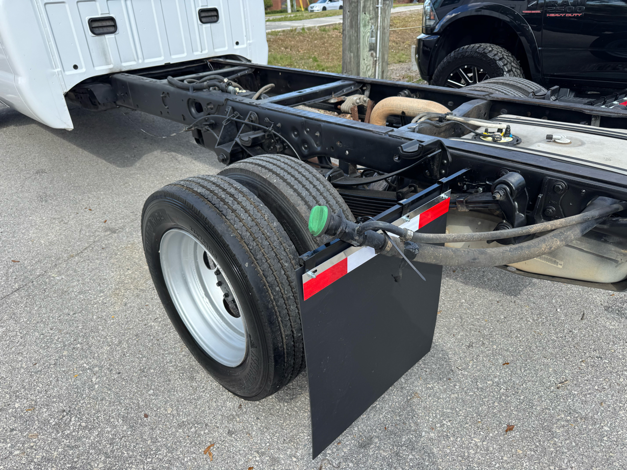 Ford Super Duty F-550 DRW 4WD Crew Cab 176" WB 60" CA XL 2015