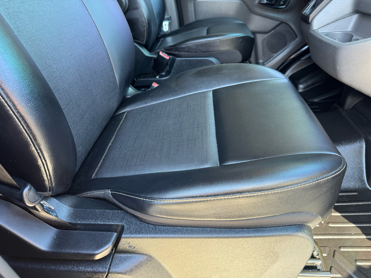 Ford Transit Cargo Van T-150 130" Med Rf 8670 GVWR RWD 2020