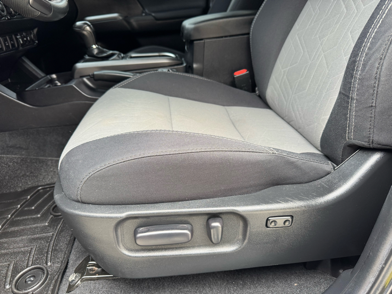 Toyota Tacoma 4WD TRD Off Road Double Cab 5' Bed V6 MT (Natl) 2022