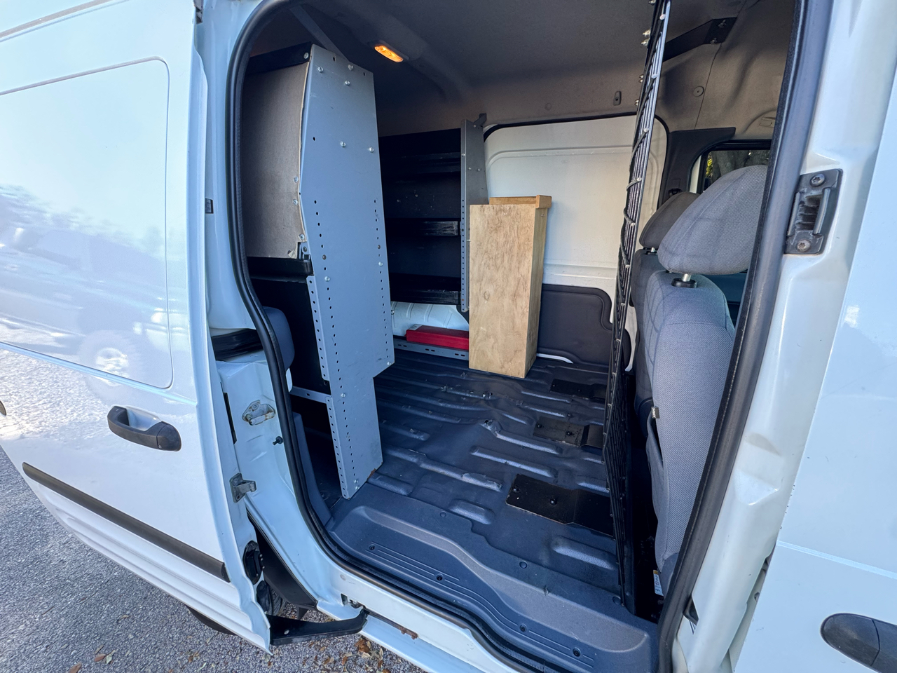 Ford Transit Connect 114.6" XLT w/o side or rear door glass 2013