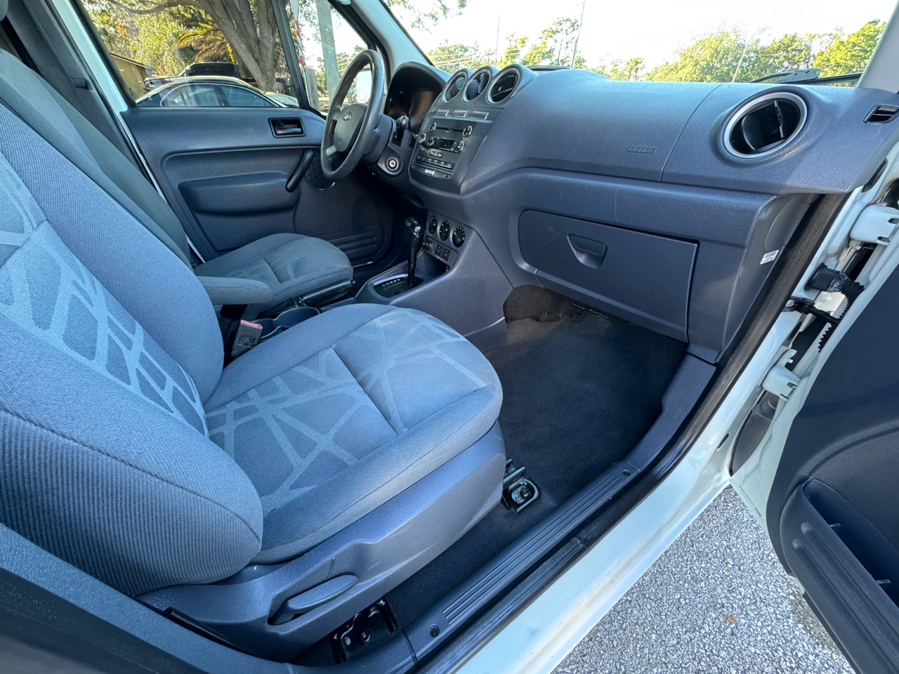 Ford Transit Connect 114.6" XLT w/o side or rear door glass 2013