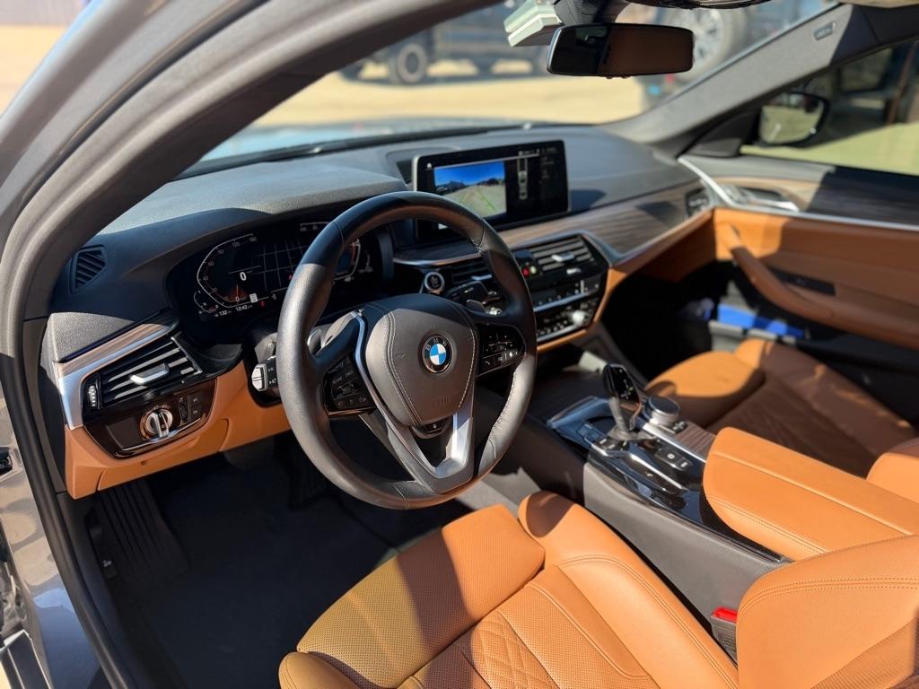 BMW 5-Series 540i xDrive 2023