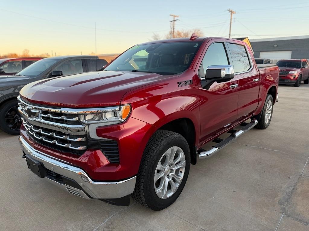 Chevrolet Silverado 1500 LTZ Crew Cab 4WD 2023