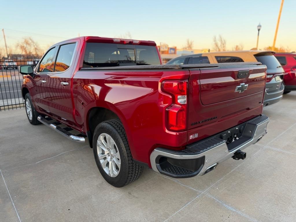 Chevrolet Silverado 1500 LTZ Crew Cab 4WD 2023