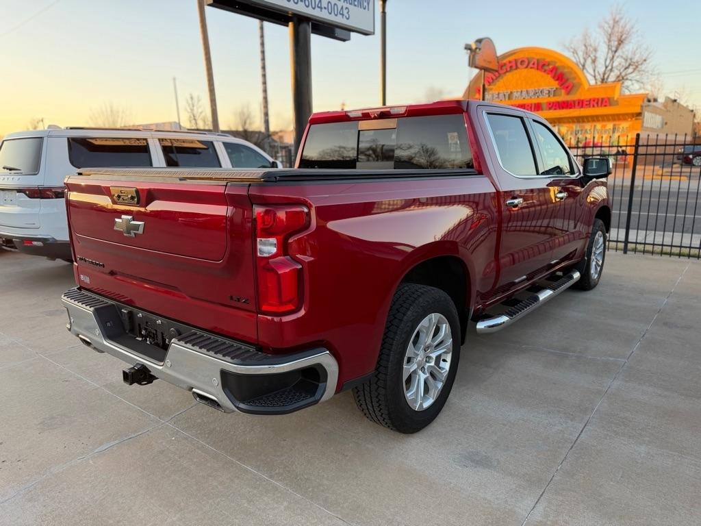 Chevrolet Silverado 1500 LTZ Crew Cab 4WD 2023
